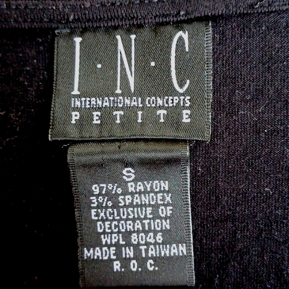 INC Petite Embroidered Floral Trimmed Stretch Top- Sz. SP - Picture 2 of 7